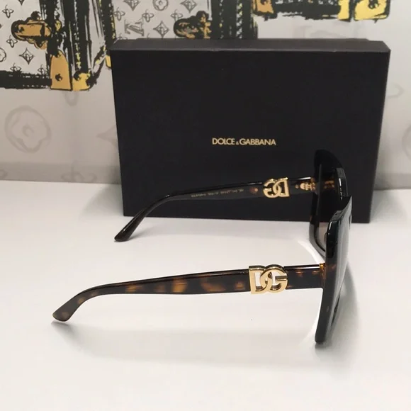 Dolce & Gabbana Women display picture 1